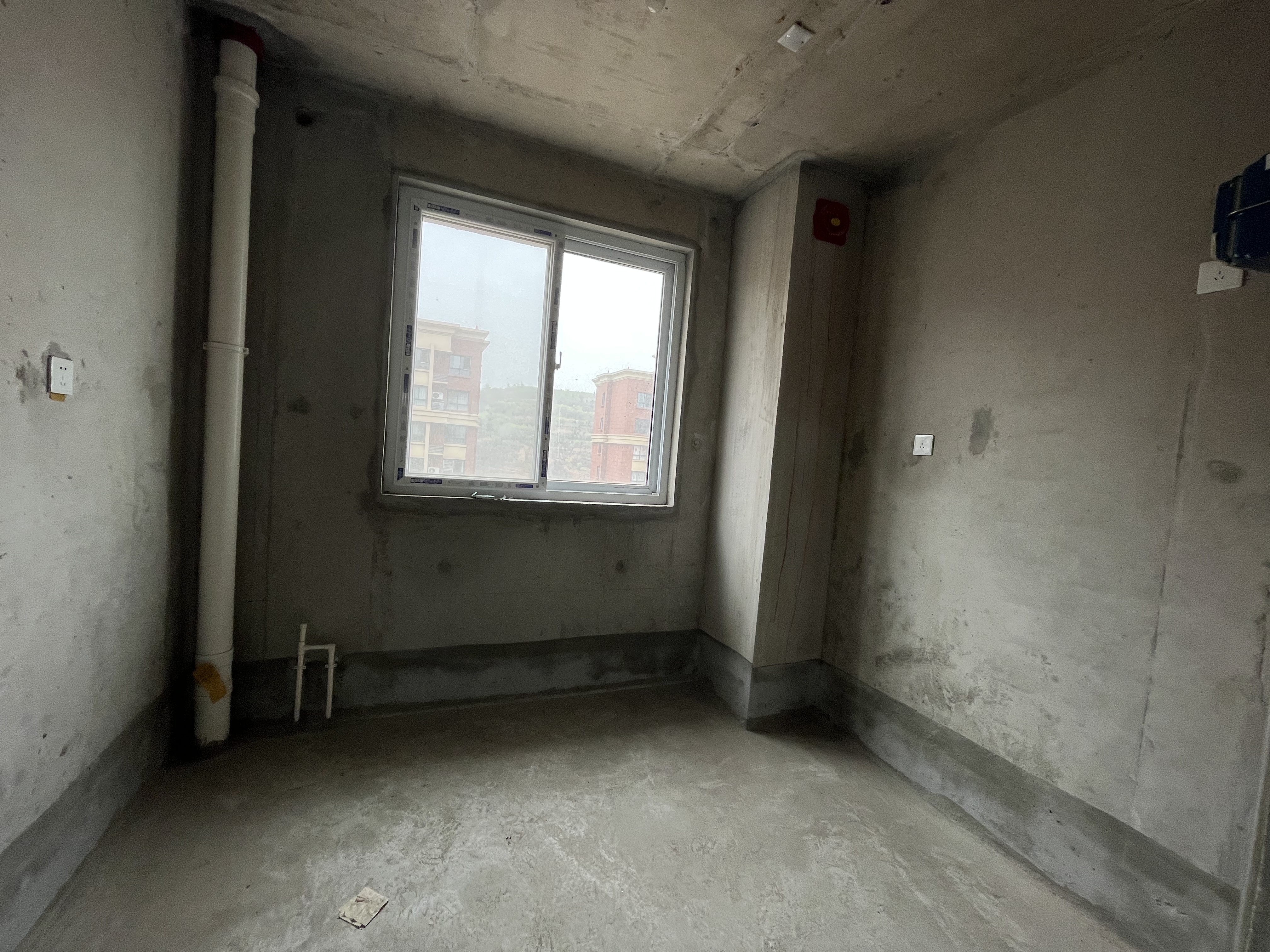 出售宝鸡市金台区汉强海德公园129平米，毛坯二手房