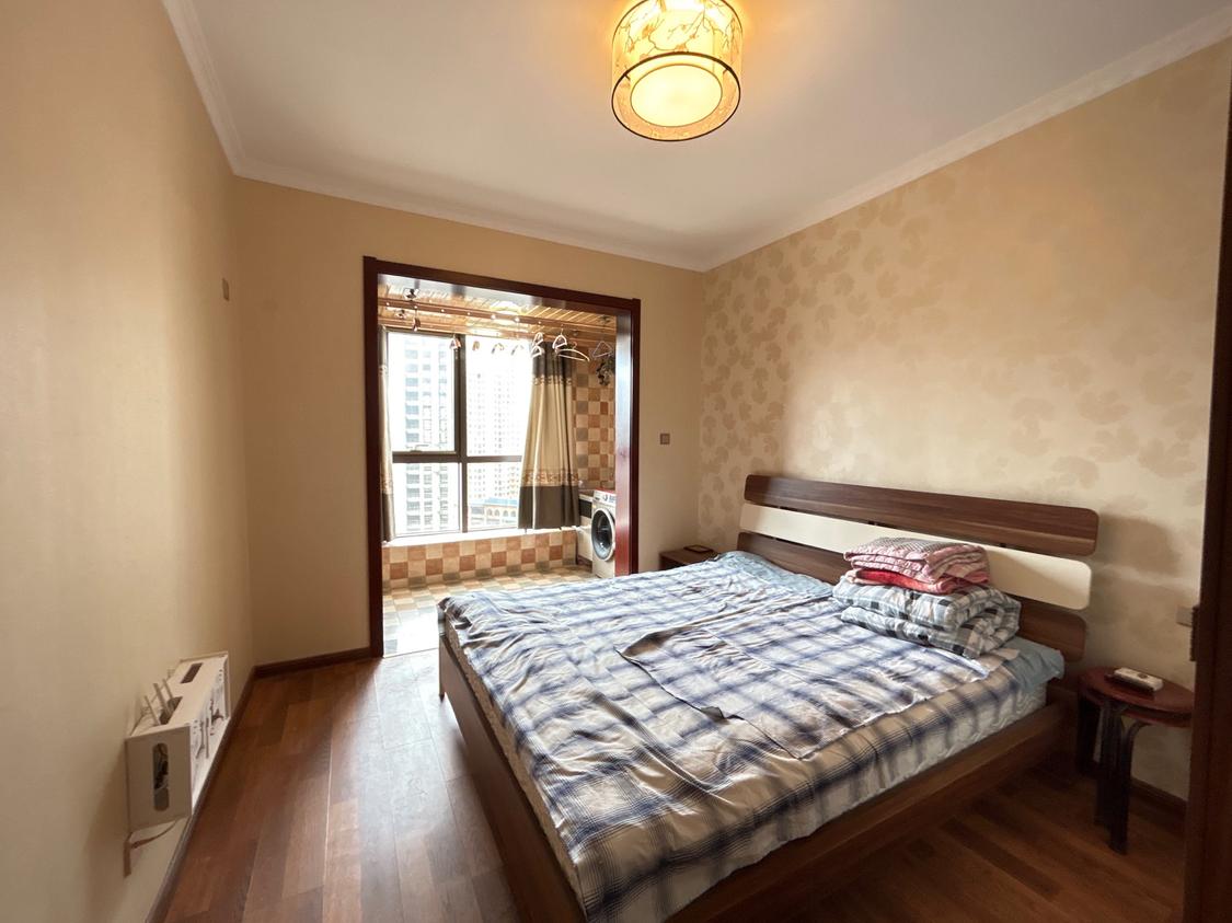 出售 龙庭山水三期 87平 精装两室 高层高楼层