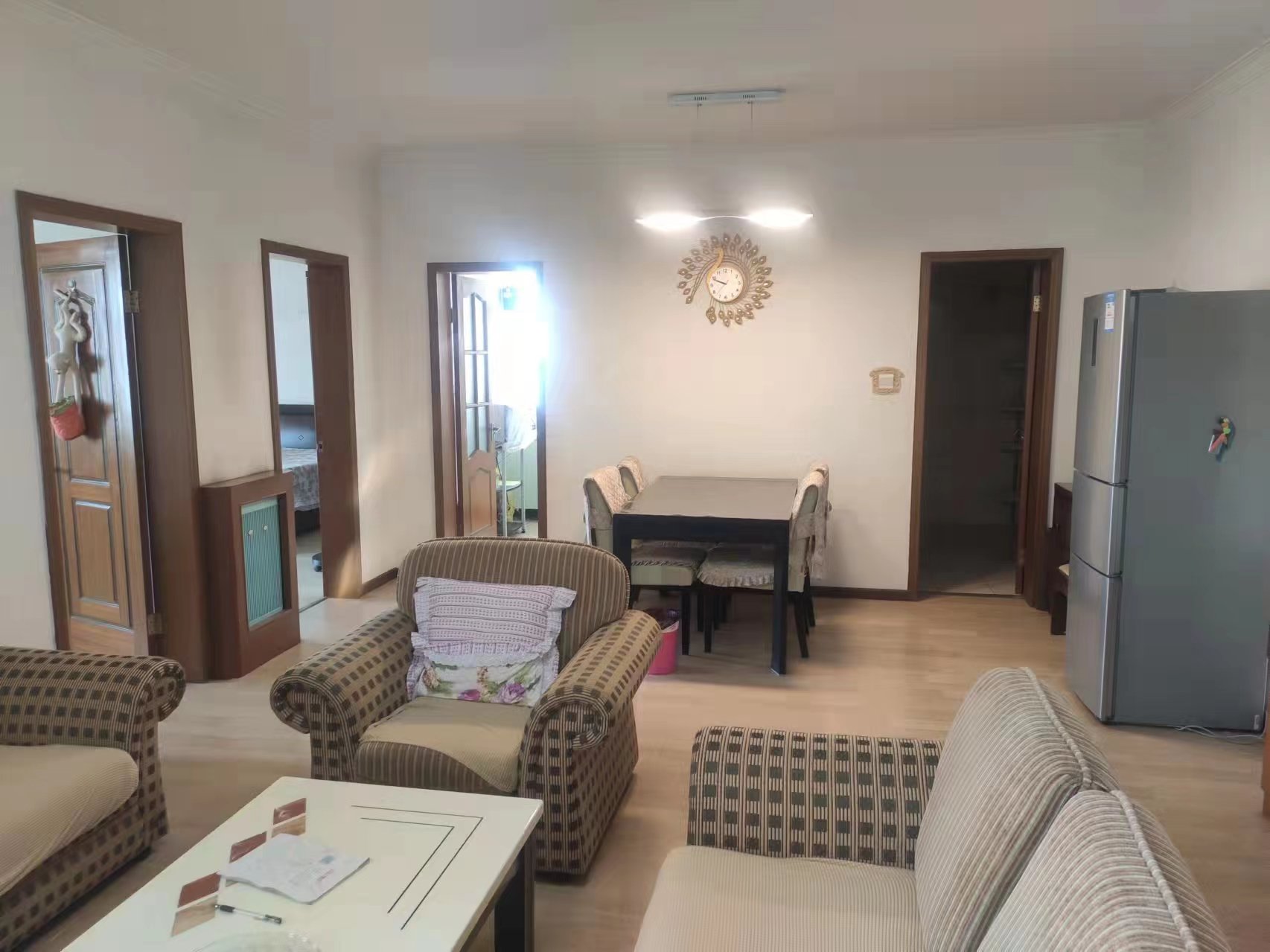 出售宝鸡市渭滨区铁五处小区101平米，大两室，精装，二手房