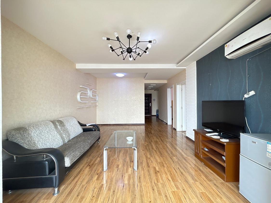 出售 香榭里街区 93平 简装两室 高层中间楼层