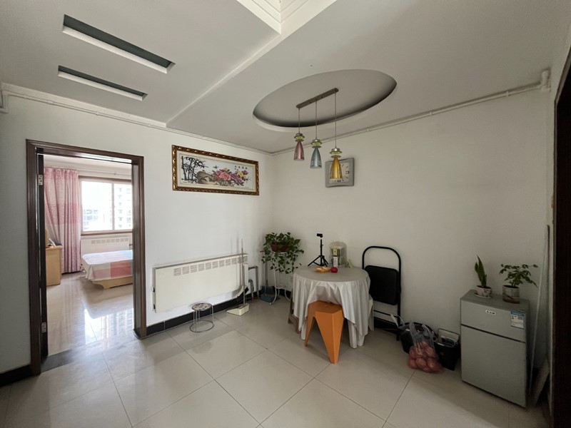 出售三迪学区房兰宝小区大两室精装房