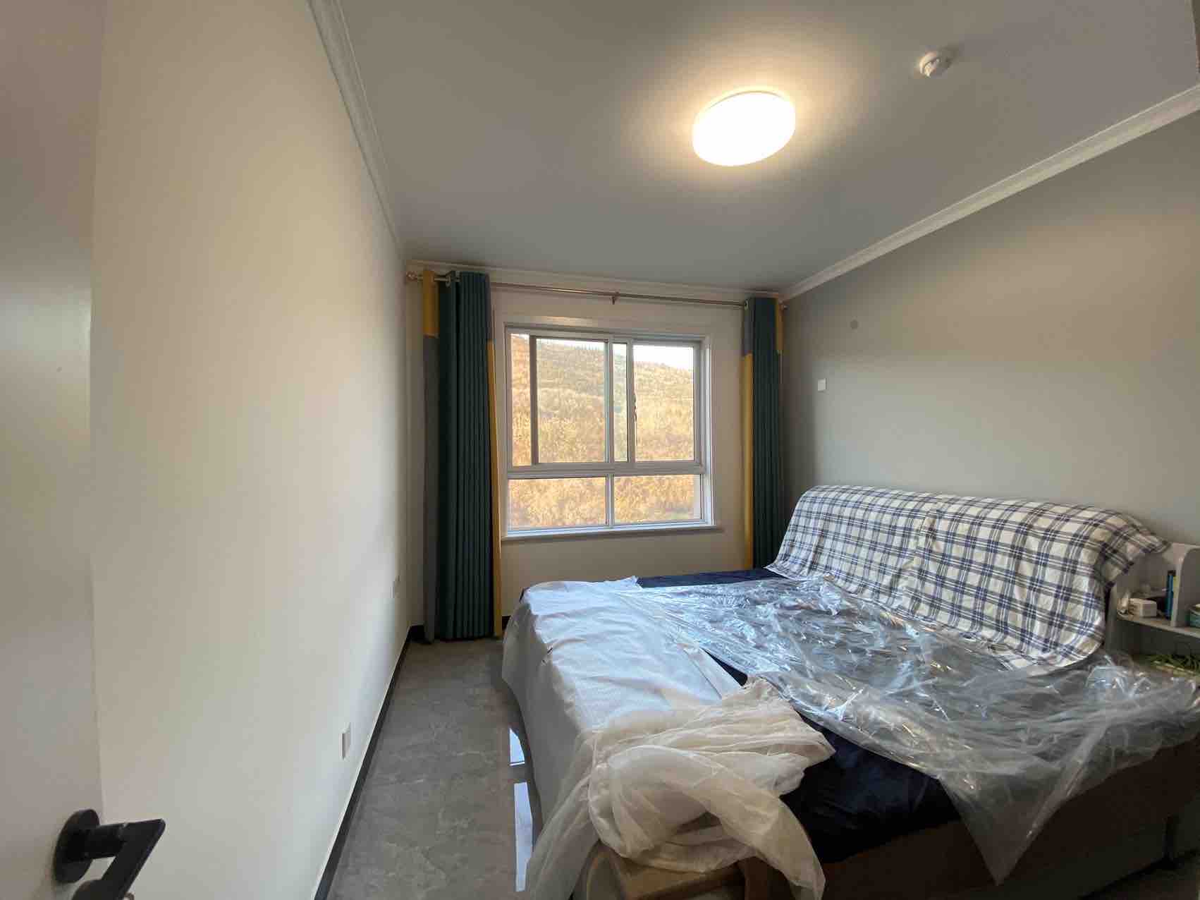 出售宝鸡市金台区 世家新城132平米，大三室，精装修，二手房