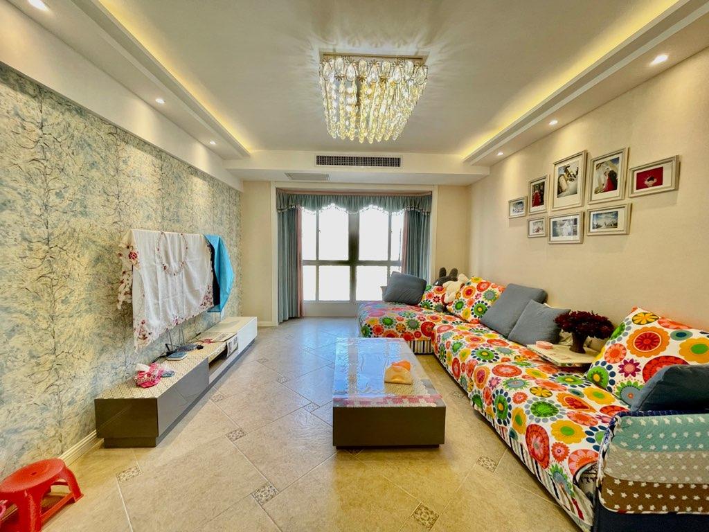 出售 轩苑世家（二期） 124平 精装四室 高层中间层