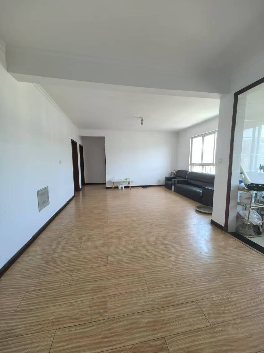 出售宝鸡市金台区锦绣东城122平米，大三室，精装修二手房