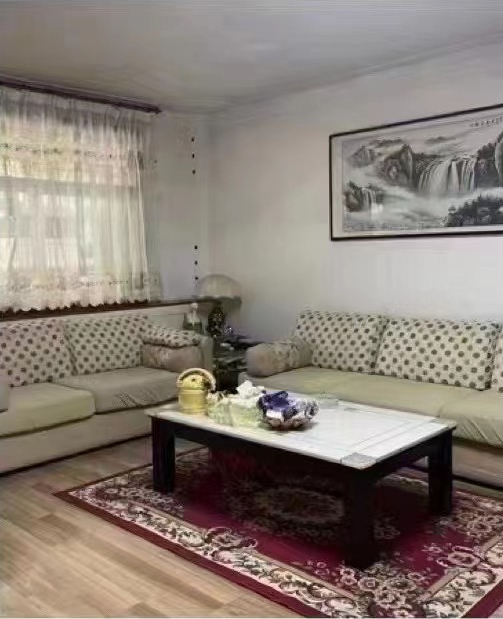 出售雅典丽舍小区三室精装房好楼层