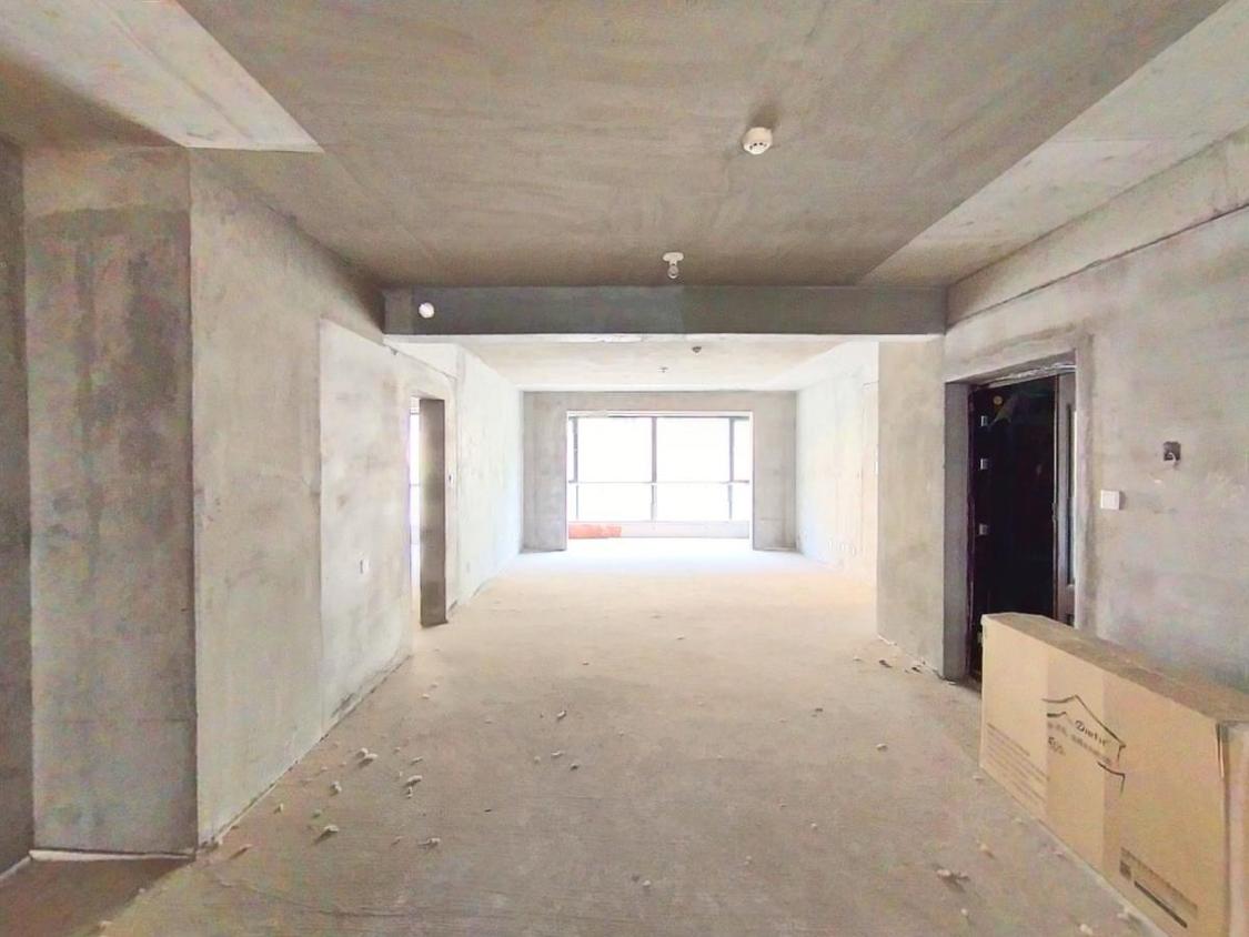 出售 盛景华庭 186平 毛坯四室 高层低楼层