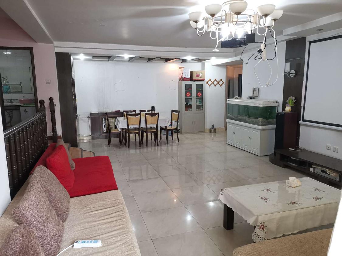 出售 世纪花园 182平 简装四室 小高层低楼层