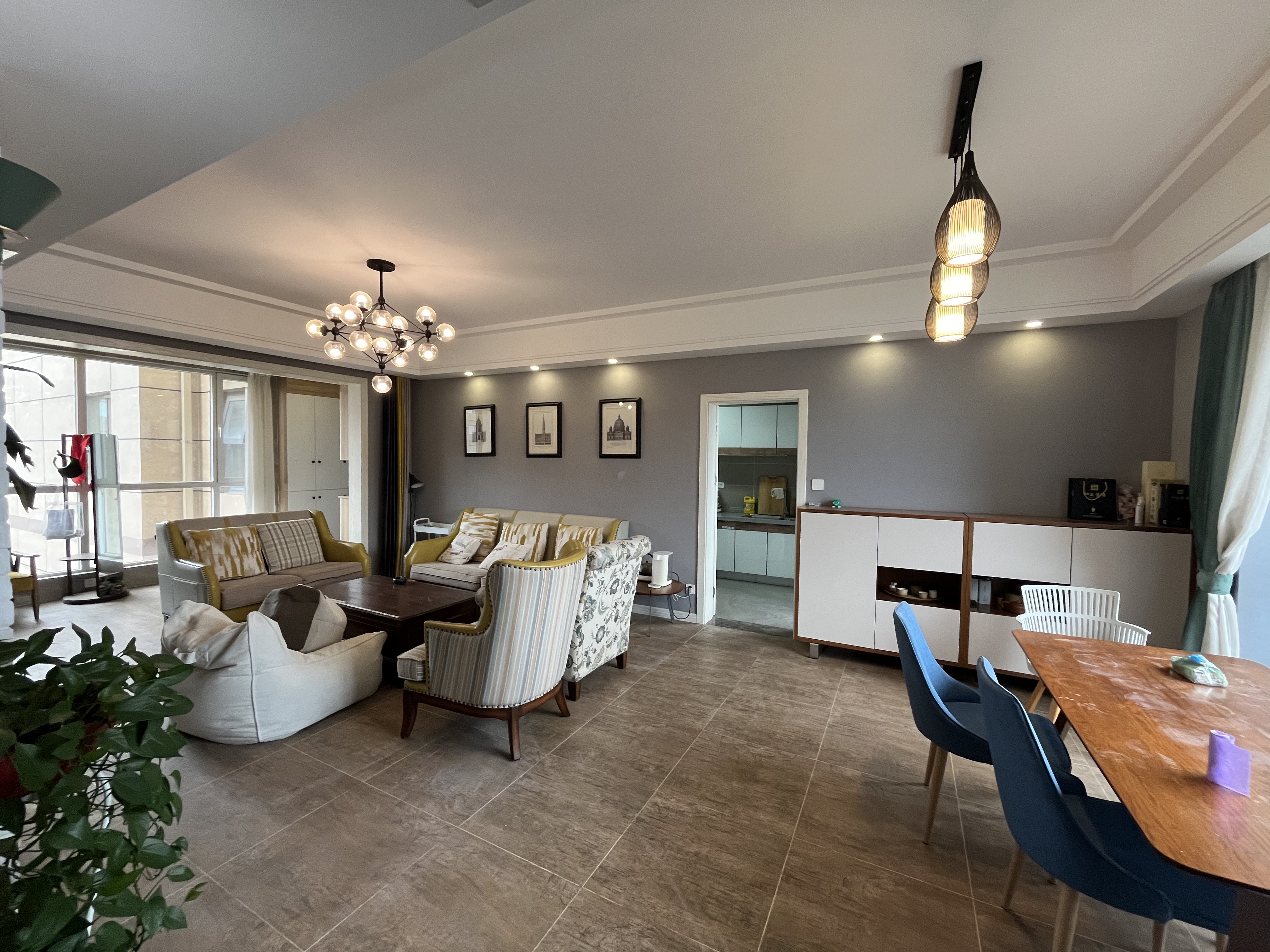 出售高新区 天玺台大四室 精装修 南北通透带车位 二手房