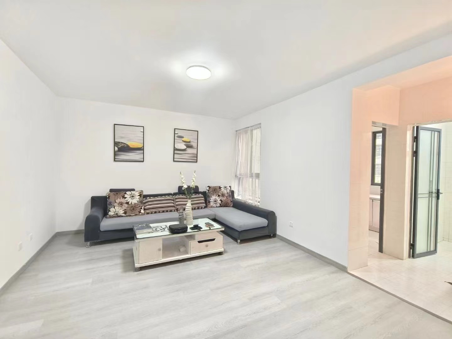 出售高新一路  格林春天两室 精装修可按揭 全明户型 二手房