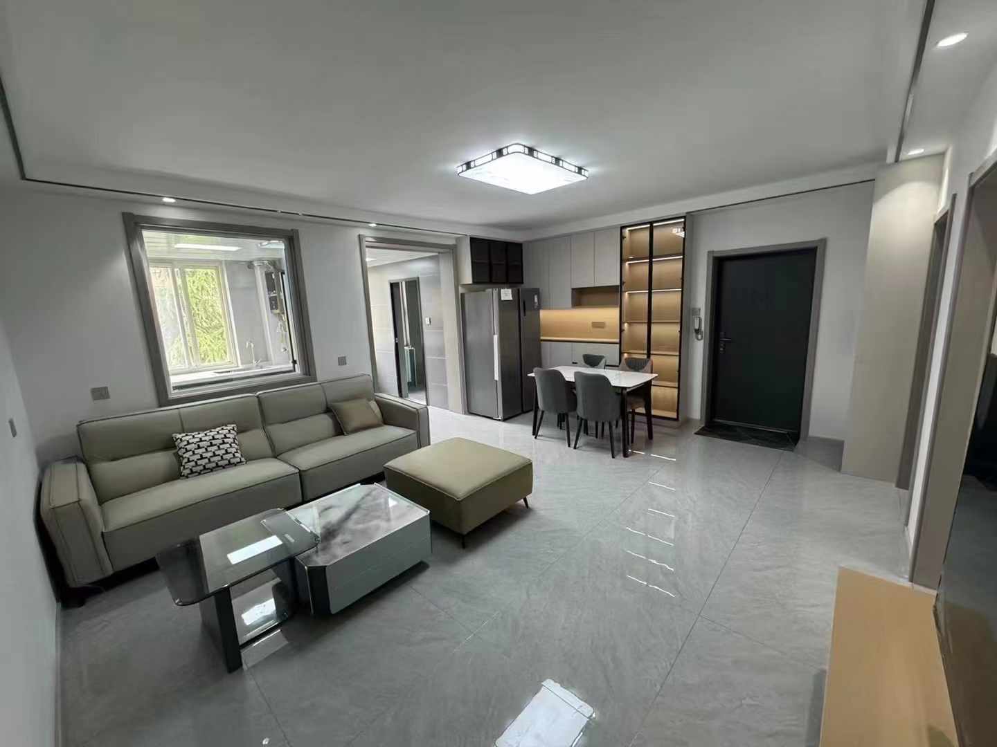 出售宝鸡市高新区宏运佳苑90平，大两室，精装修，二手房