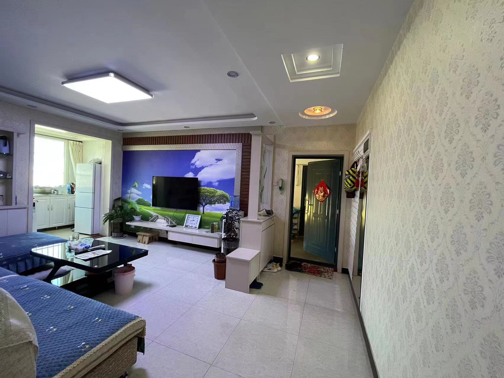 出售宝鸡市高新区宏运佳苑86平米，两室房源，黄金楼层，精装二手房