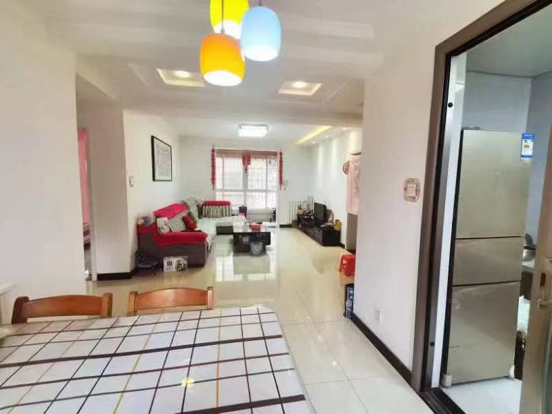 出售宝鸡市金台区豪城天下114平，大三室，精装修，好楼层，精装二手房