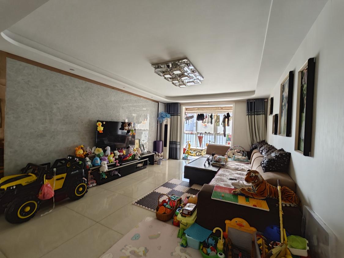 出售 尚浦锦园 129.5平 精装三室 高层中间楼层