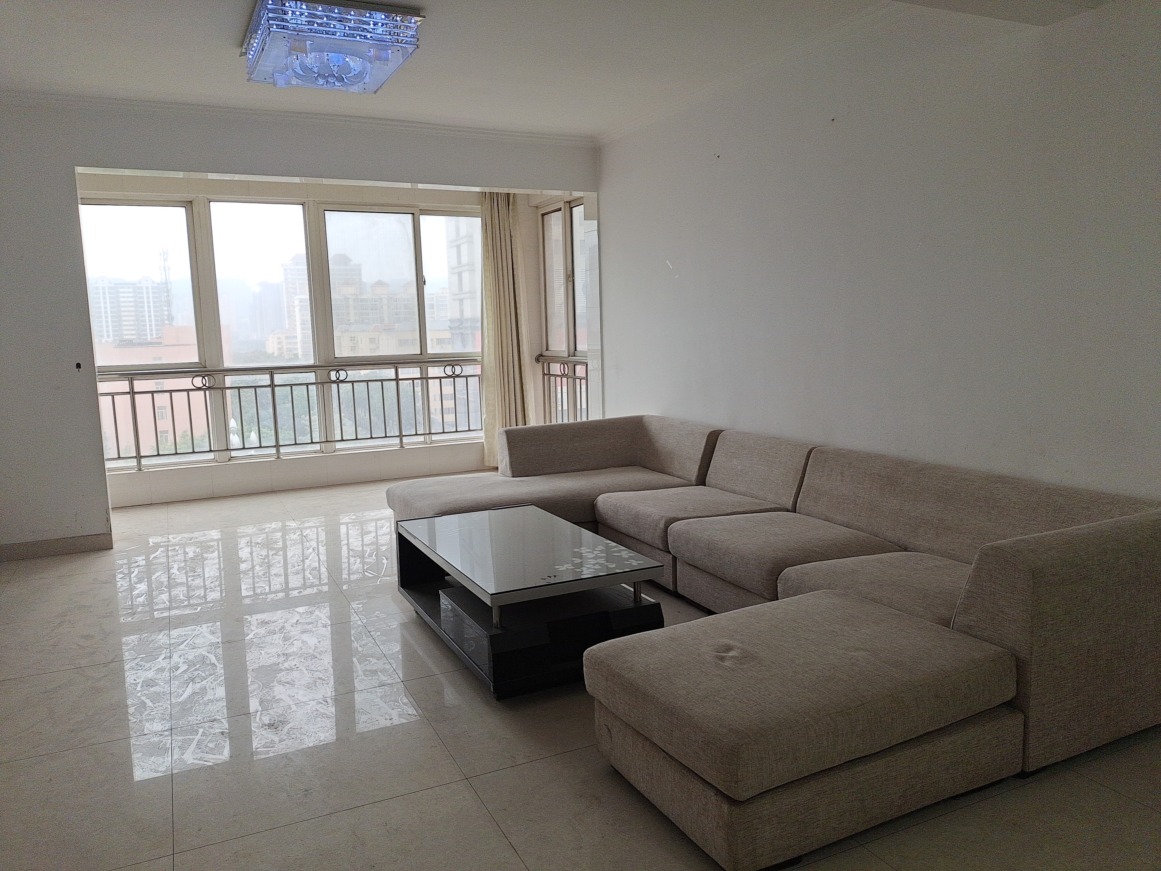 出售高新区 山水文苑三室 中间楼层 可按揭 南北通透 二手房