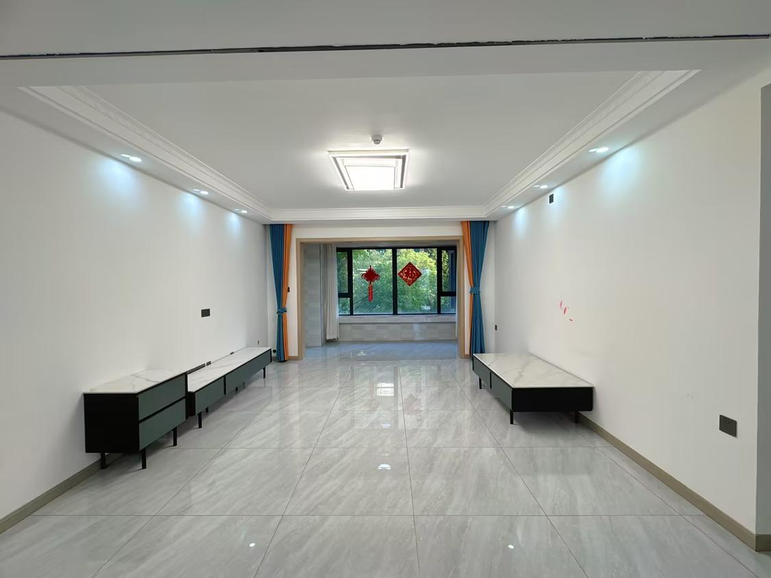 出售 海河湾 128.98平 精装三室 高层低楼层