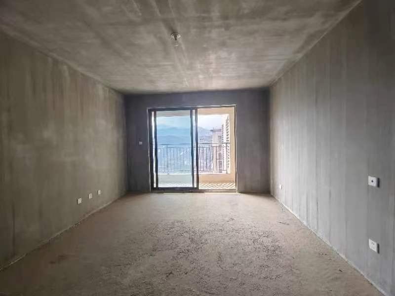 东高新九路 周边近学校 近商超 配套齐全 交通便利