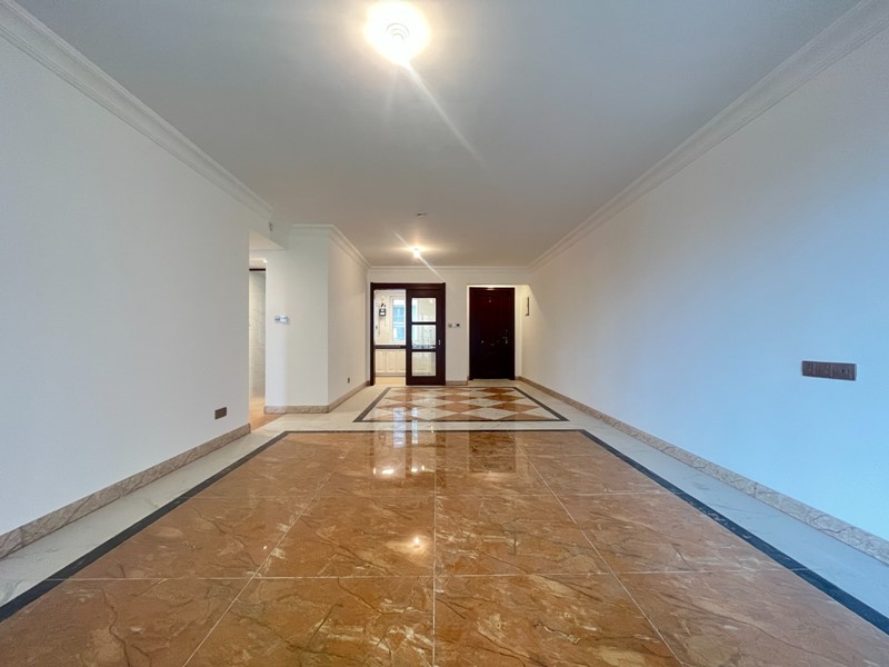 出售高新区碧桂园凤凰城141平米，大四室简装，二手房