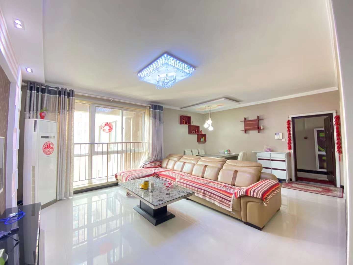 出售宝鸡市城市公馆130平米，大三室，黄金楼层，精装二手房