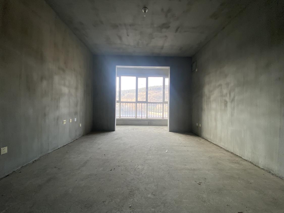 出售 天玺台 121平 毛坯三室 小高层中间楼层