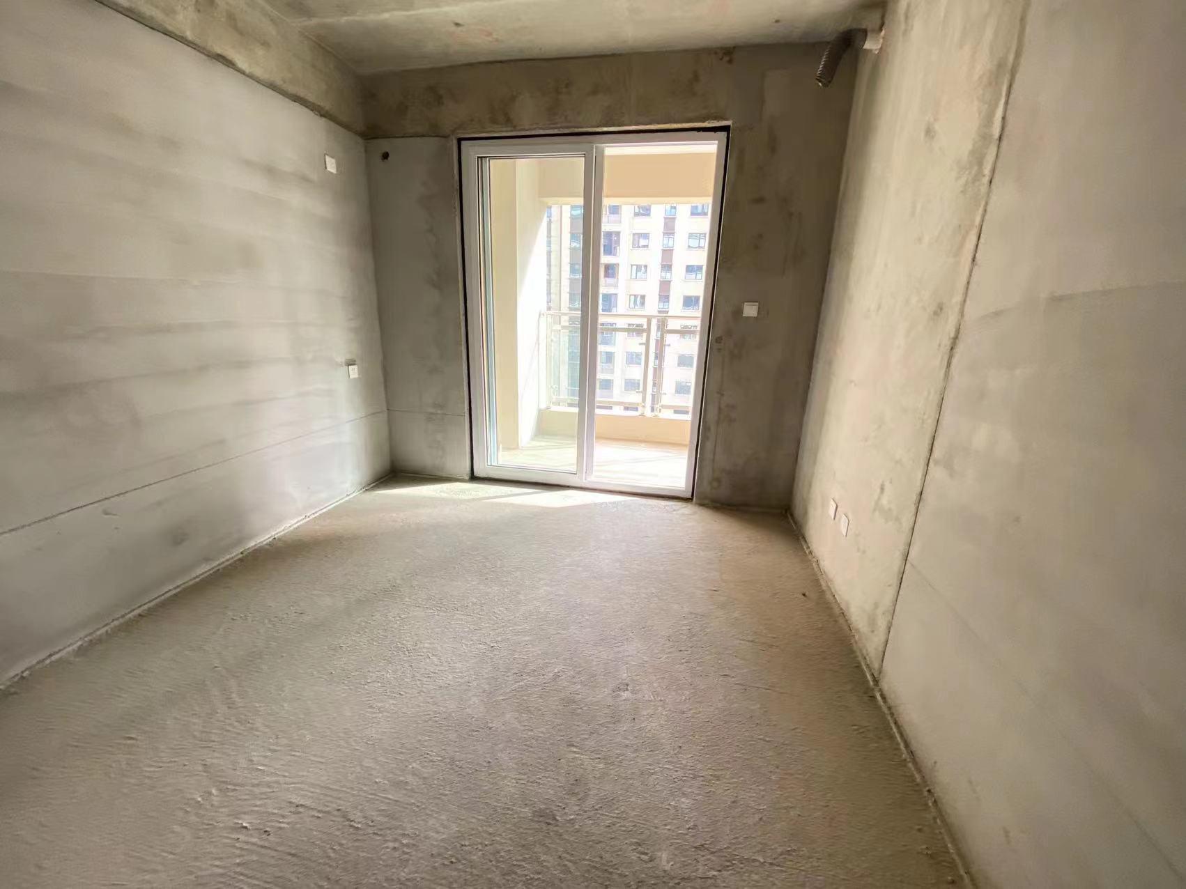 出售宝鸡市高新区雍华公馆155平米，大四室，精装二手房