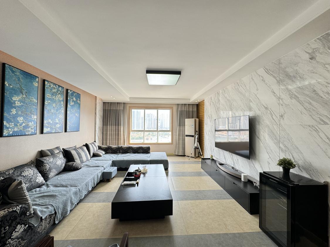 出售 宝中路九号院 180平 精装四室 多层中间楼层