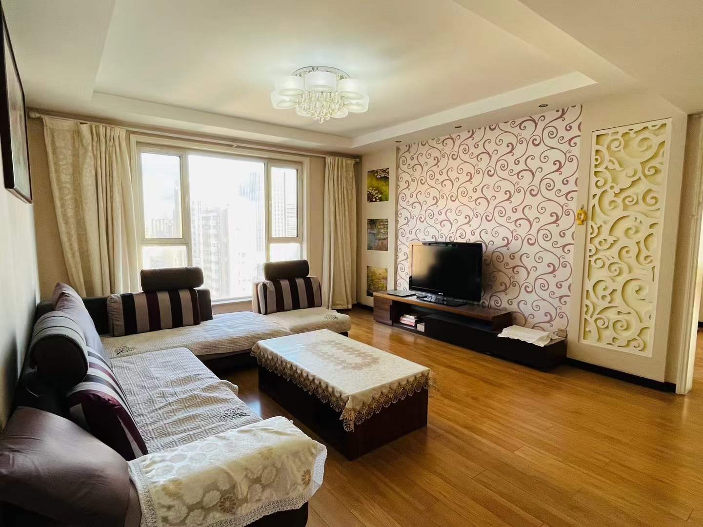 出售高新四路 美墅小区三室 好楼层可按揭 精装修全明 二手房