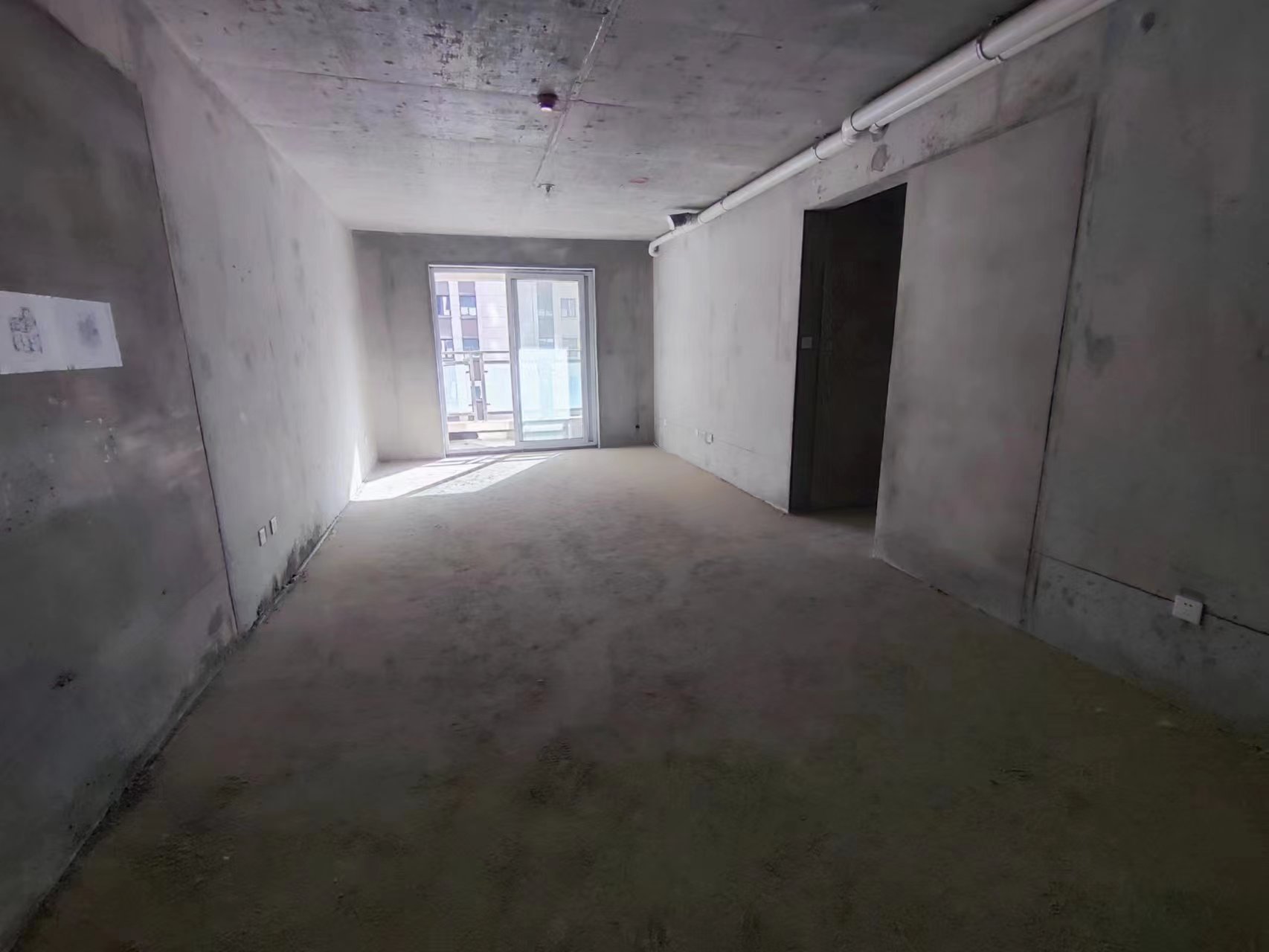 出售宝鸡是高新区雍华公馆122平米，，大三室，低楼层，毛坯二手