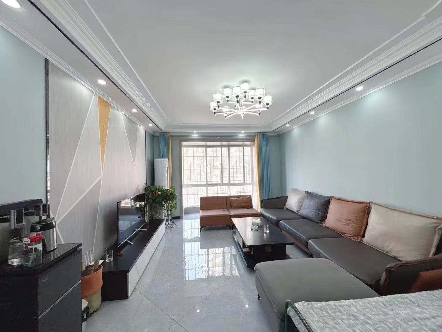 出售宝鸡市金台区圣世兰亭127平米，大三室，精装修二手房