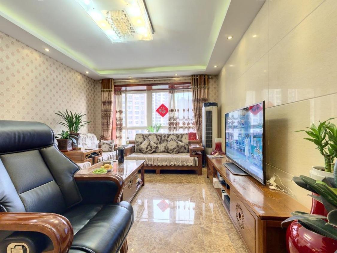 出售 轩苑臻品 129平 精装四室 高层中间楼层