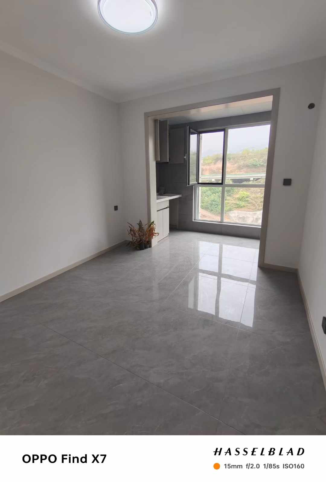 出售高新区雍华公馆132平米，三室，精装二手房