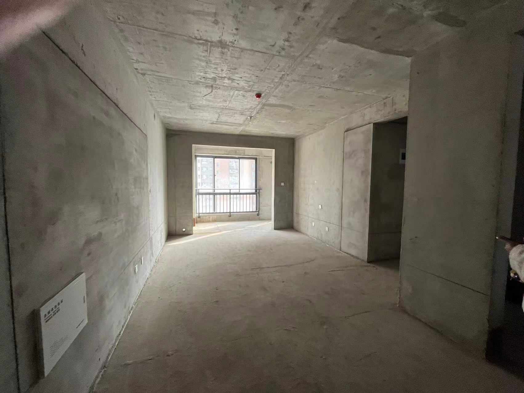 东高新九路 周边近学校 近商超 配套齐全 交通便利