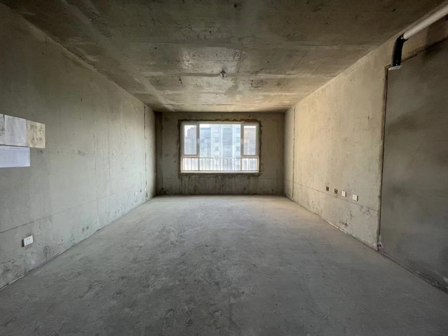 出售高新四路 雍华公馆三室 现房南北通透 可按揭 工抵房