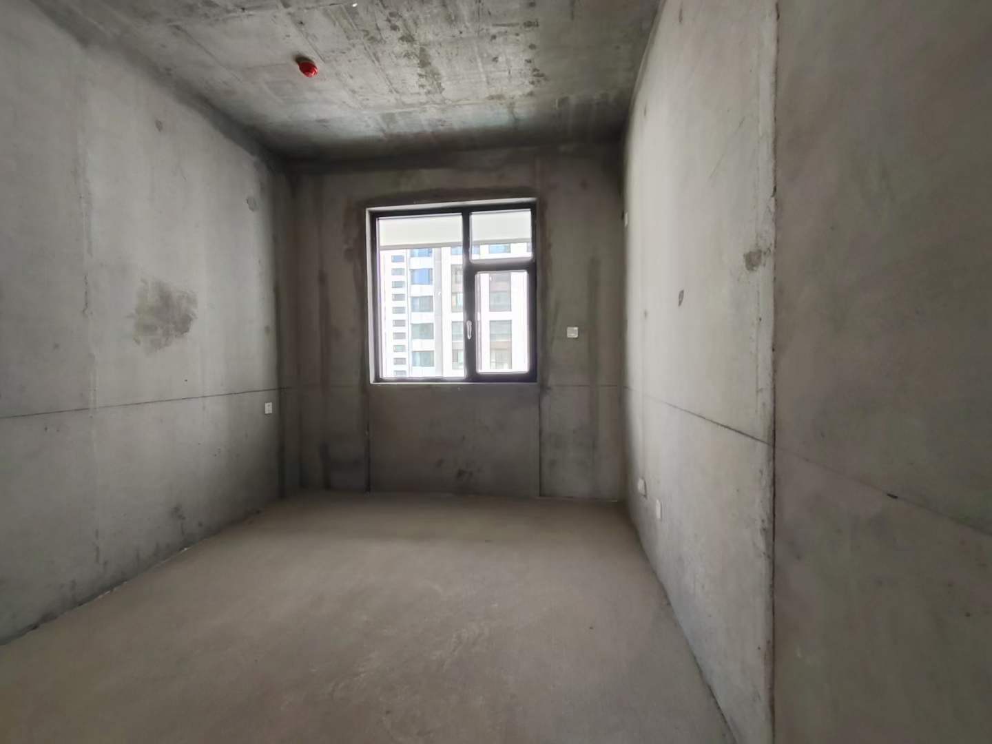 出售宝鸡市渭滨区龙廷山水166平米，大四室，毛坯二手房