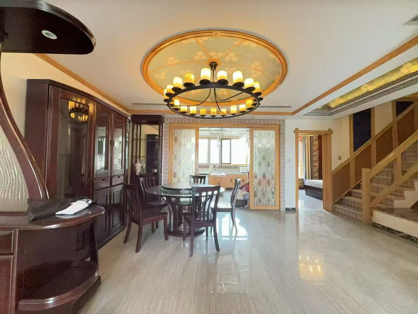 出售 美墅小区 288平 精装五室 高层高楼层 可按揭