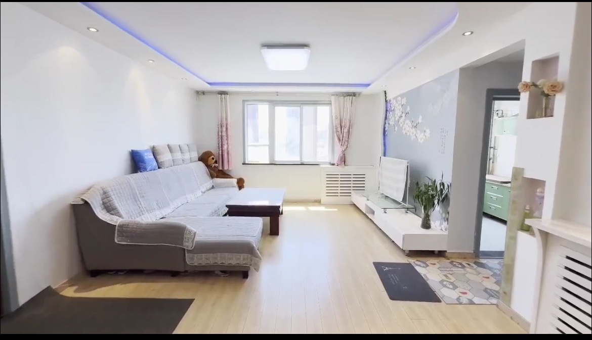 业主急售 桥南新装修宝华高层 小三室 手续齐全可按揭