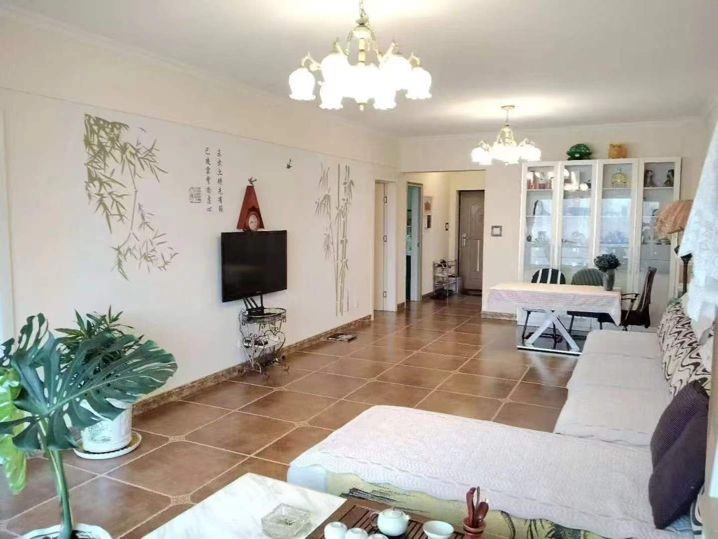 出售 盛华大厦 106平 精装两室 高层中间楼层可按揭