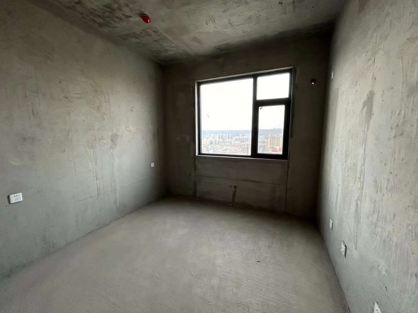 宝鸡二手工抵房 宝鸡华厦中央公园三室 比售楼部便宜5万起