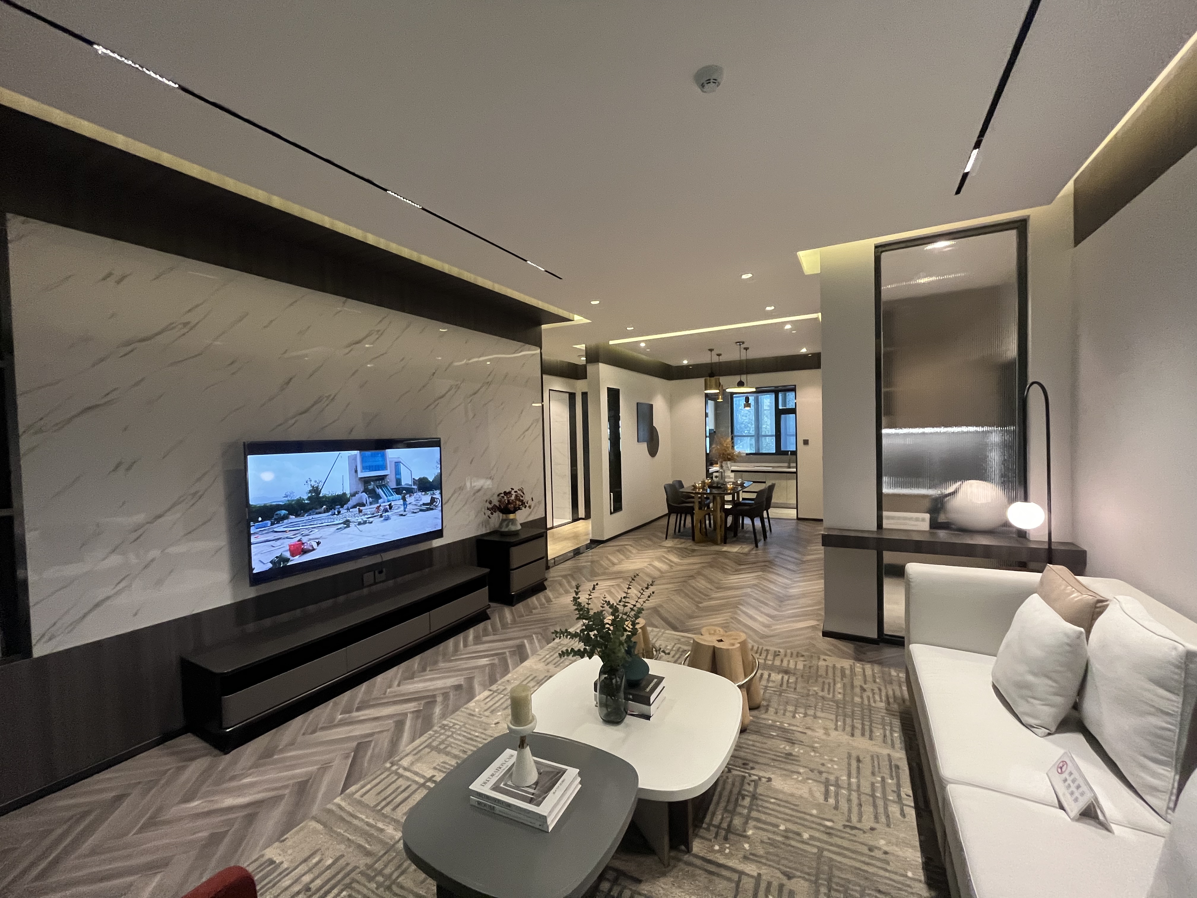 宝鸡二手工抵房 宝鸡高新发展大都荟三室 比售楼部便宜5万起