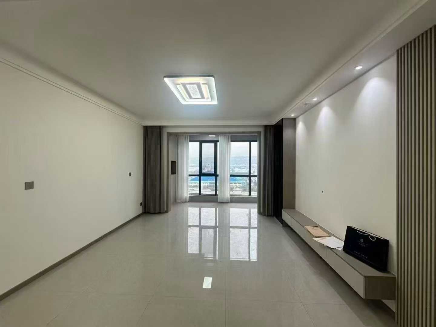 出售高新河景房 水木华院三室 123南北通透精装修 二手房