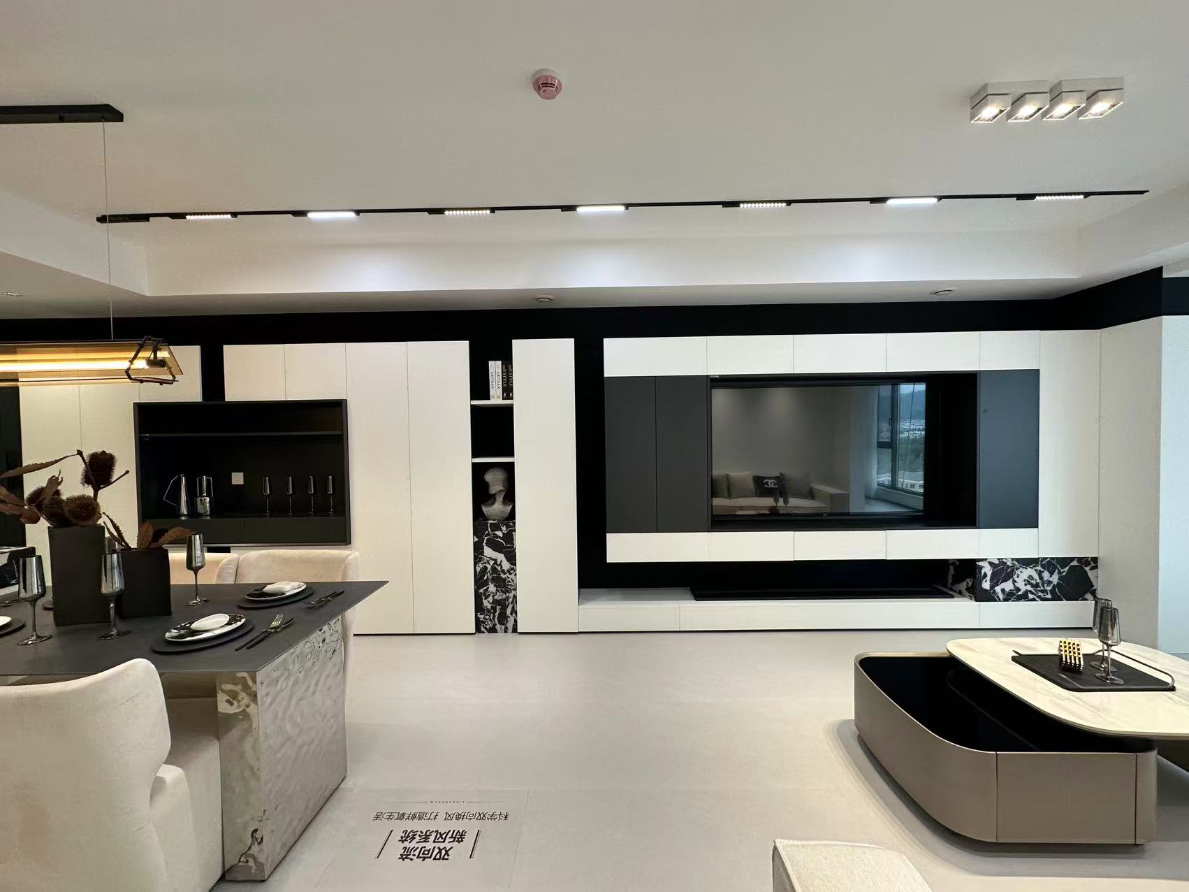 出售 高新首府 112平 精装三室 高层低楼层 可按揭