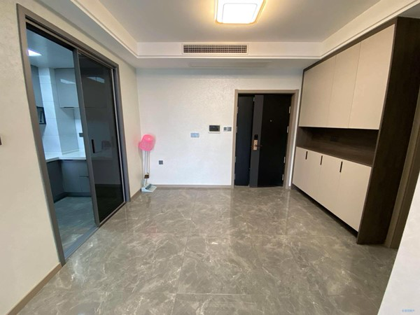 出售高新四路 高新首府两室 精装修好楼层 可按揭 二手房