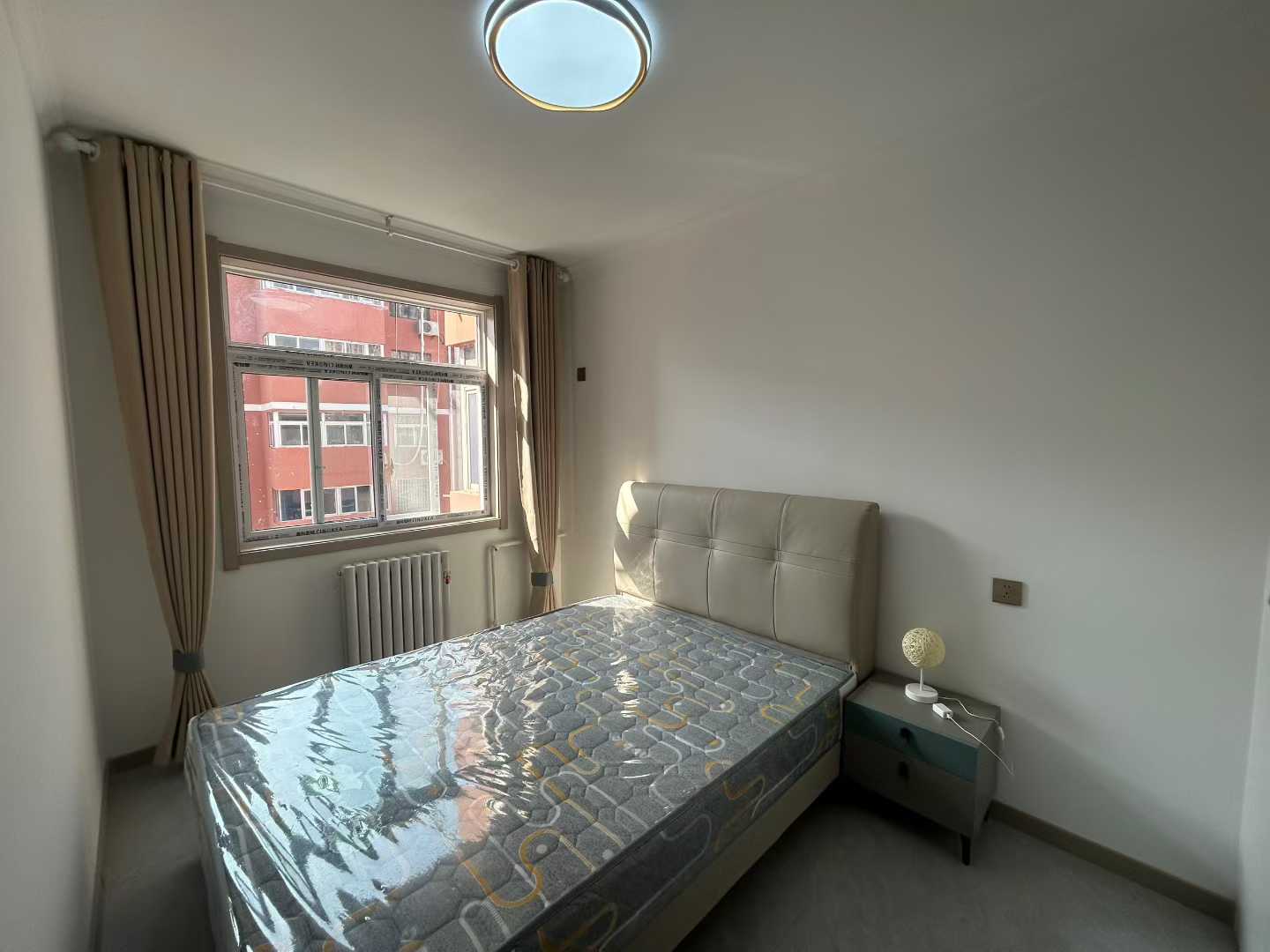 出售渭滨区 渭工路小三室中间楼层 精装修 近学校 二手房