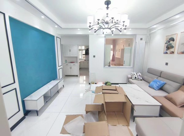 出售东二路 金山社区3室 南北通透 全明户型 可按揭