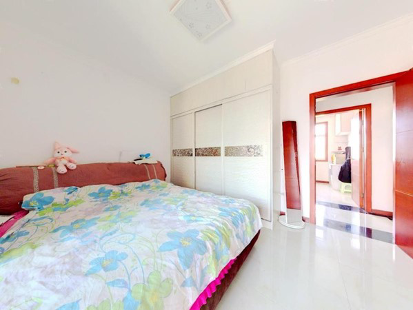 出售 凯越欧洲城 110.39平 精装三室 高层中间楼层