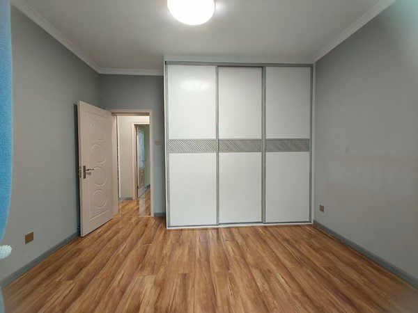 出售新福路 百翠园电梯小高层 两室精装修 可按揭 二手房