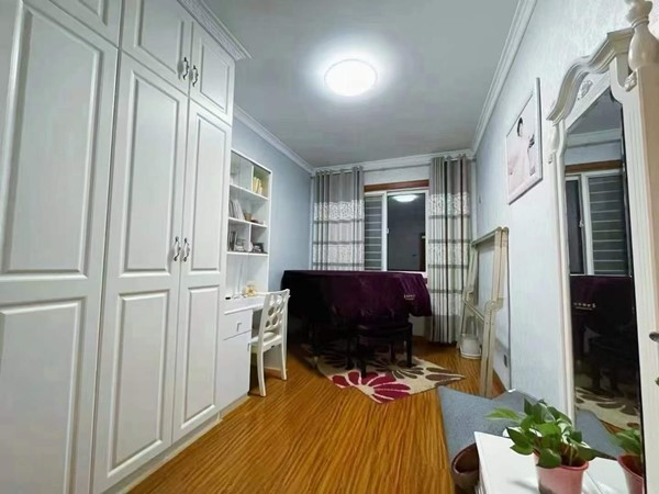 出售新福路 百翠园小高层三室 南北通透 好楼层可按揭 二手房