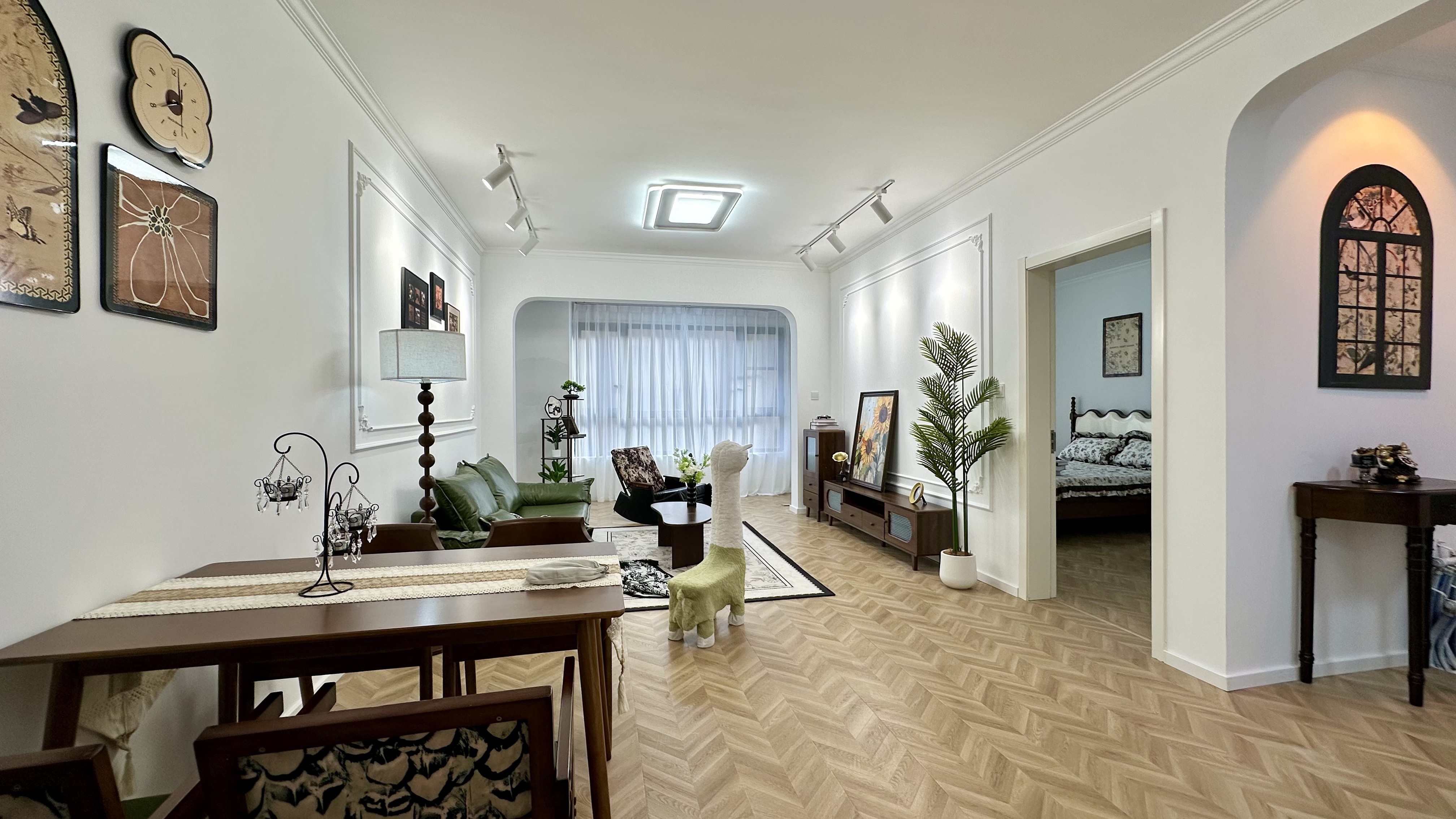 出售宝鸡市高新区世纪景园两室，精装修可按揭二手房