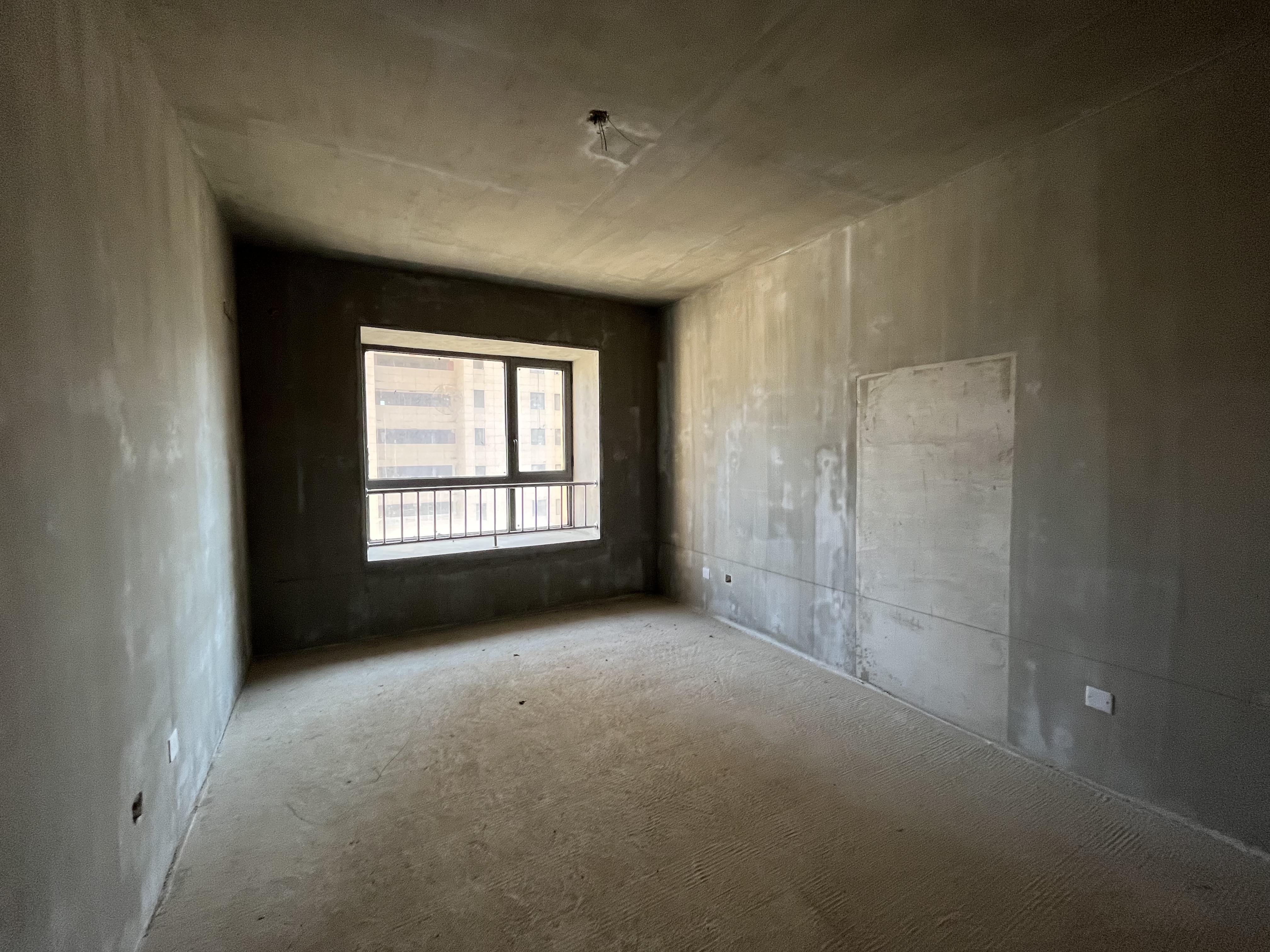 出售四季花城 小三室 周边有学区可按揭 捡漏特价