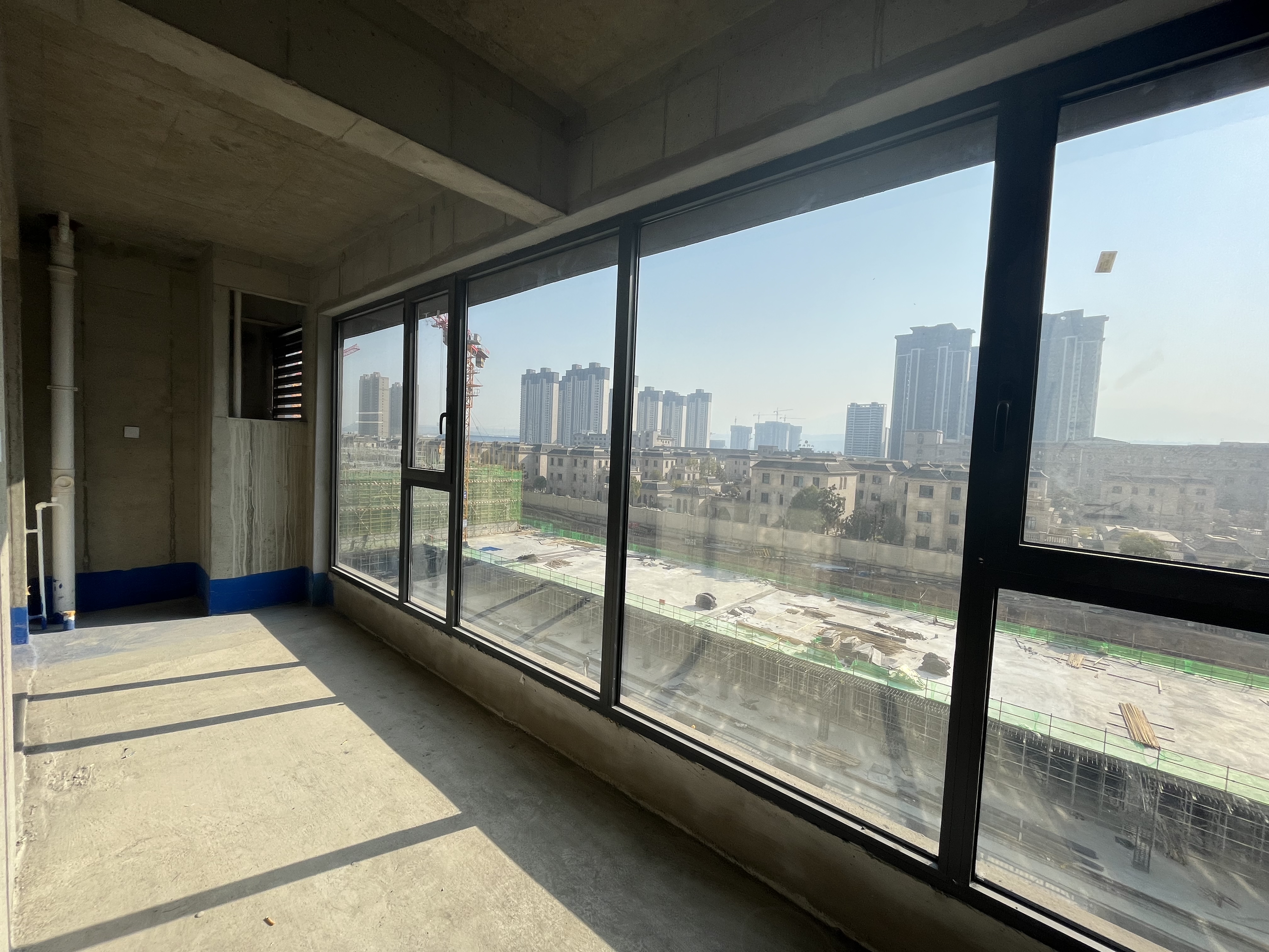 高新山河大观 学区房三室南北通透近市场 配套齐全 可看房