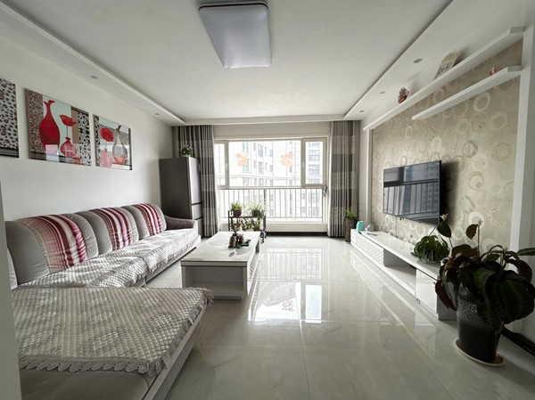 出售 盛世观邸一期 141平 精装三室 高层中间楼层